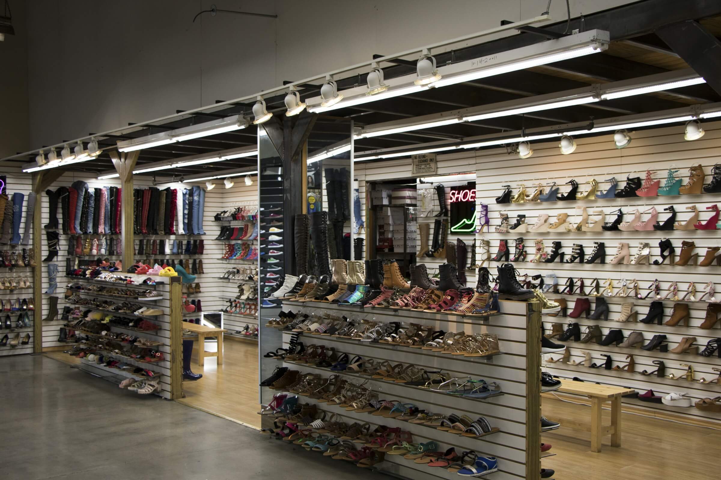 shoe stores in lindale mall